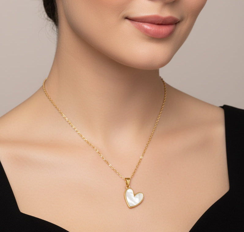 EVELYN 18K Gold Plated Heart Inlay Necklace