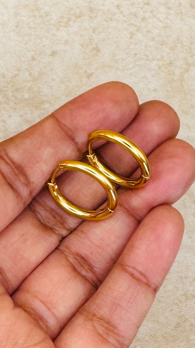 ELLA 18K Gold Plated Classic Mini Hoop Earrings (15 mm)