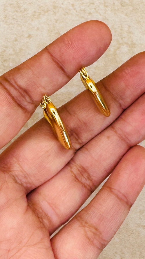 AMOUR 18K Gold Plated Heart Hoop Earrings
