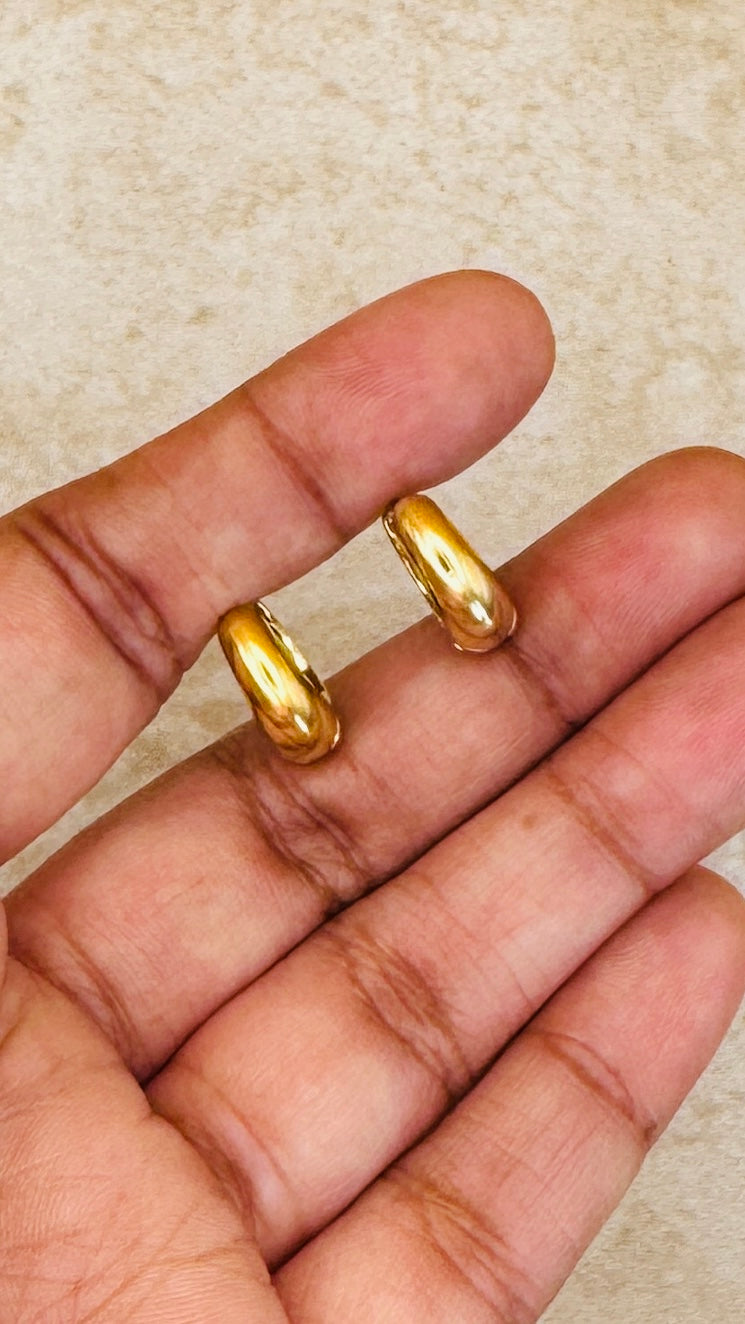 SOLENE 18K Gold Plated Mini Chunky Hoop Earrings (10mm)