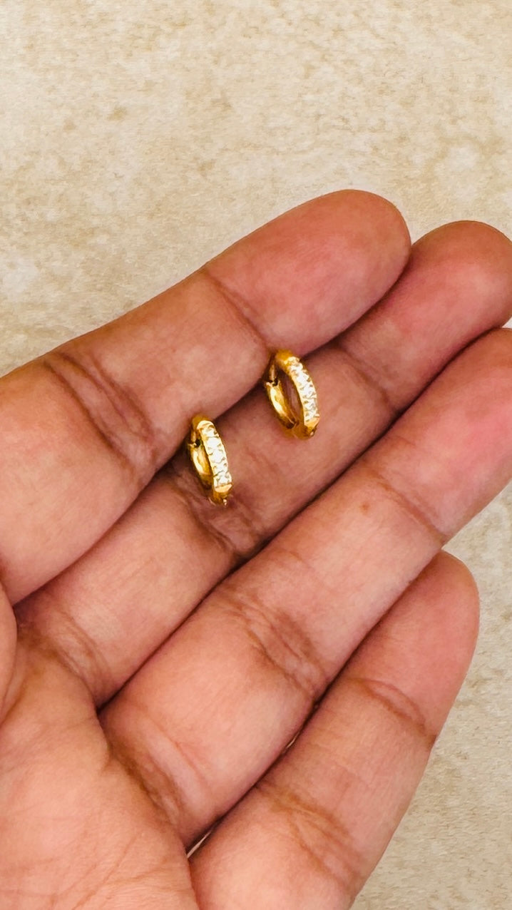 IVY 18K Gold Plated Zircon Mini Huggie Hoop Earrings (7 mm)