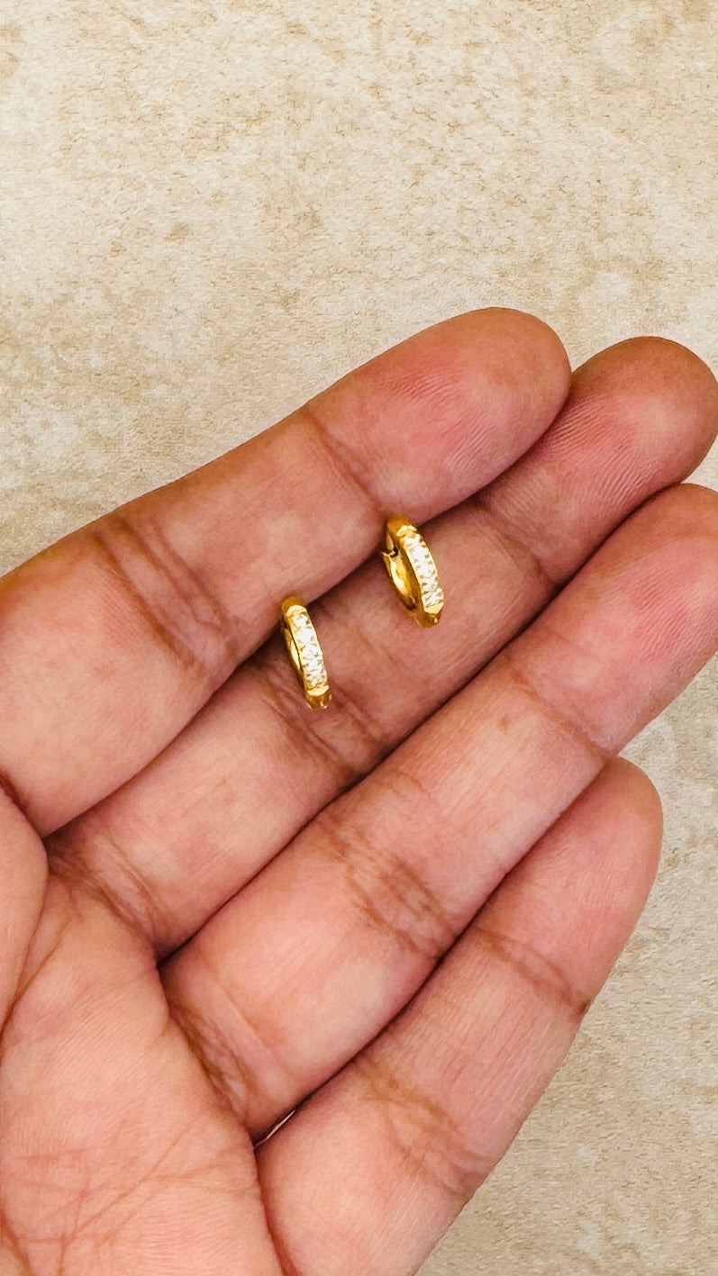 IVY 18K Gold Plated Zircon Mini Huggie Hoop Earrings (7 mm)